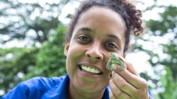 Beim Ferienprogramm werden auch zwei Filme im Rahmen der NATUR VISION FILMTAGE gezeigt, zum Beispiel: Pia und die wilde Natur: Wer schwimmt im Amazonas? (Foto: NATUR VISION FILMTAGE)