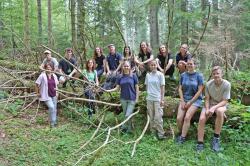 10 junge Menschen aus ganz Deutschland engagieren sich beim Freiwilligen Ökologischen Jahr und Bundesfreiwilligendienst ein Jahr lang im Nationalpark Bayerischer Wald. (Foto: Nationalpark Bayerischer Wald)