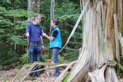 Bei den Aufzeichnungen für Wildnis schafft Wissen – Spezial und am 25. Oktober gemeinsam beim Podcastfestival Passau: Jörg Müller, stellvertretender Nationalparkleiter und Podcasterin Julia Reihofer. (Foto: Nationalpark Bayerischer Wald)